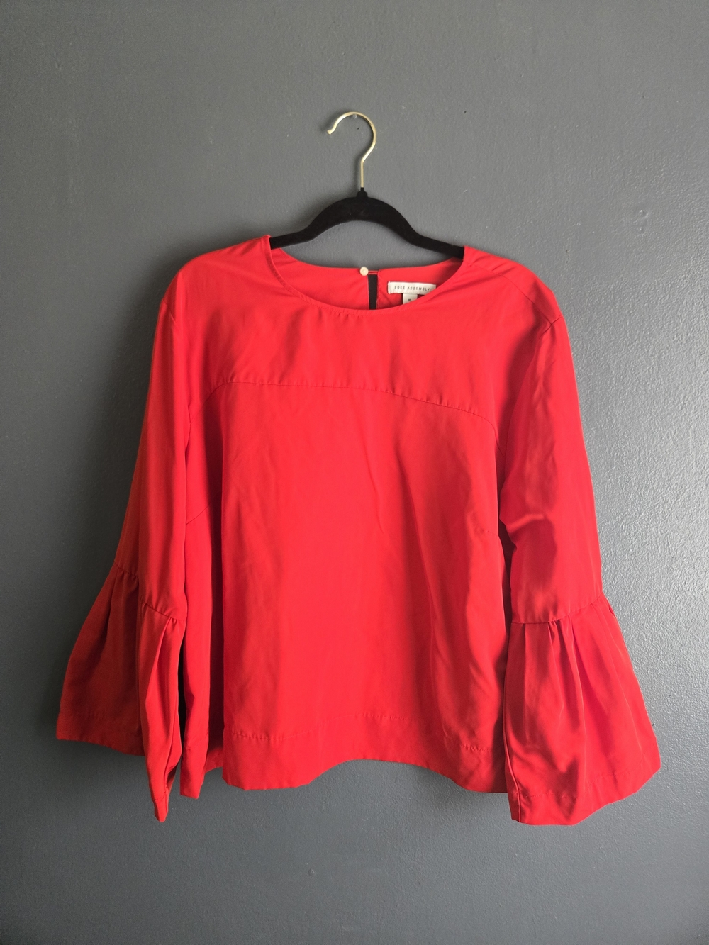 Free Assembly Red Bell-Sleeve Round Neck Blouse XL - Picture 7 of 8